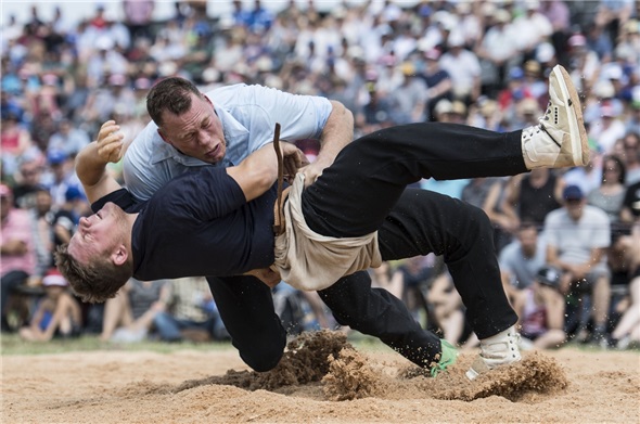 Matthias Sempach besiegte Patrick Gobeli aus Matten im fünften Gang und zog damit in den Schlussgang ein...