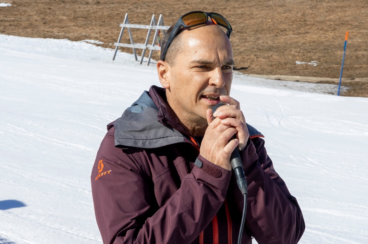 Medienchef Robert Schärz informierte immer wieder was wo geht.
