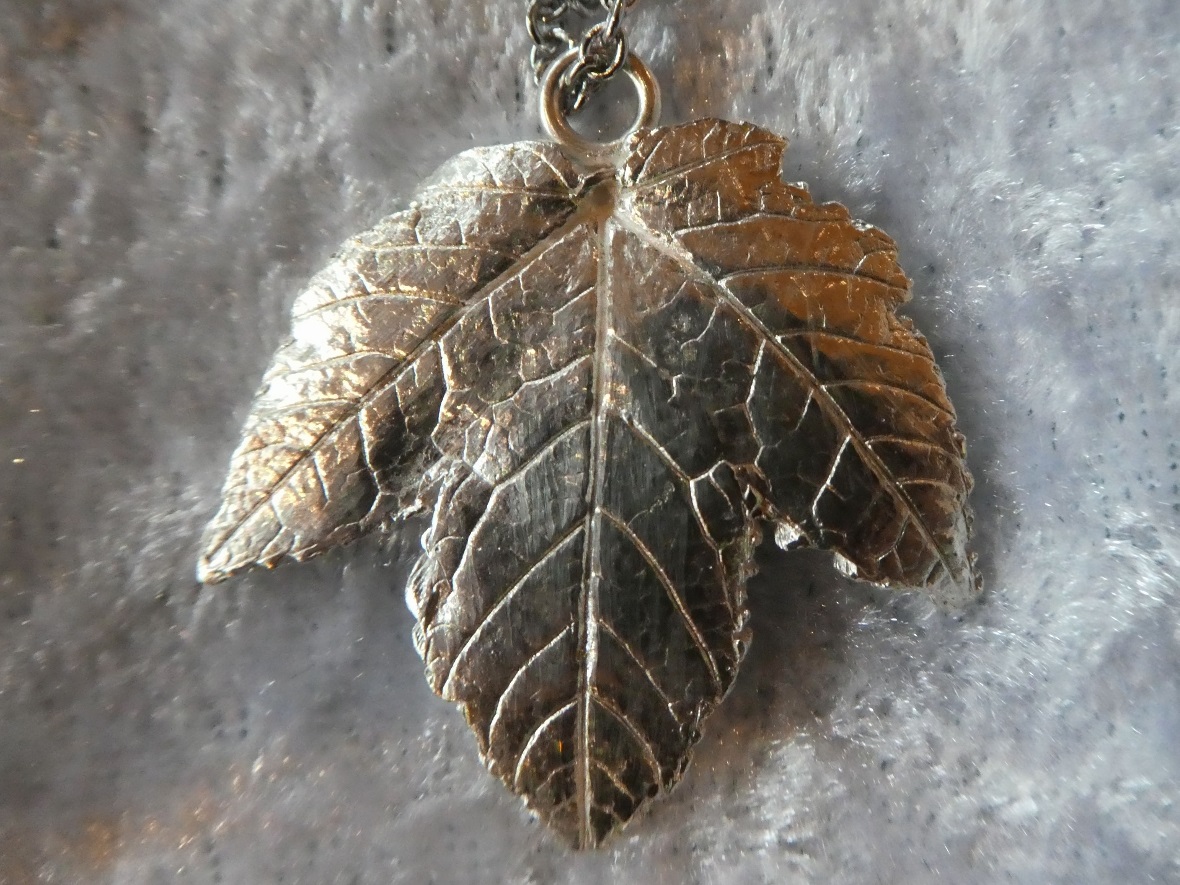 Melanie Beer aus Horben kreiert Silberschmuck aus Art-Clay-Silber.