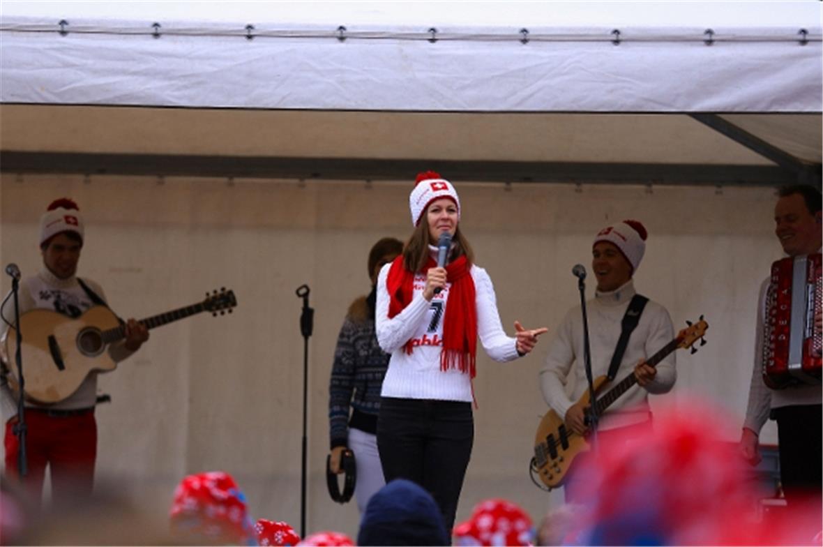 Melanie Oesch tritt mit einer ihrer ersten Startnummer an der Lenk auf.
