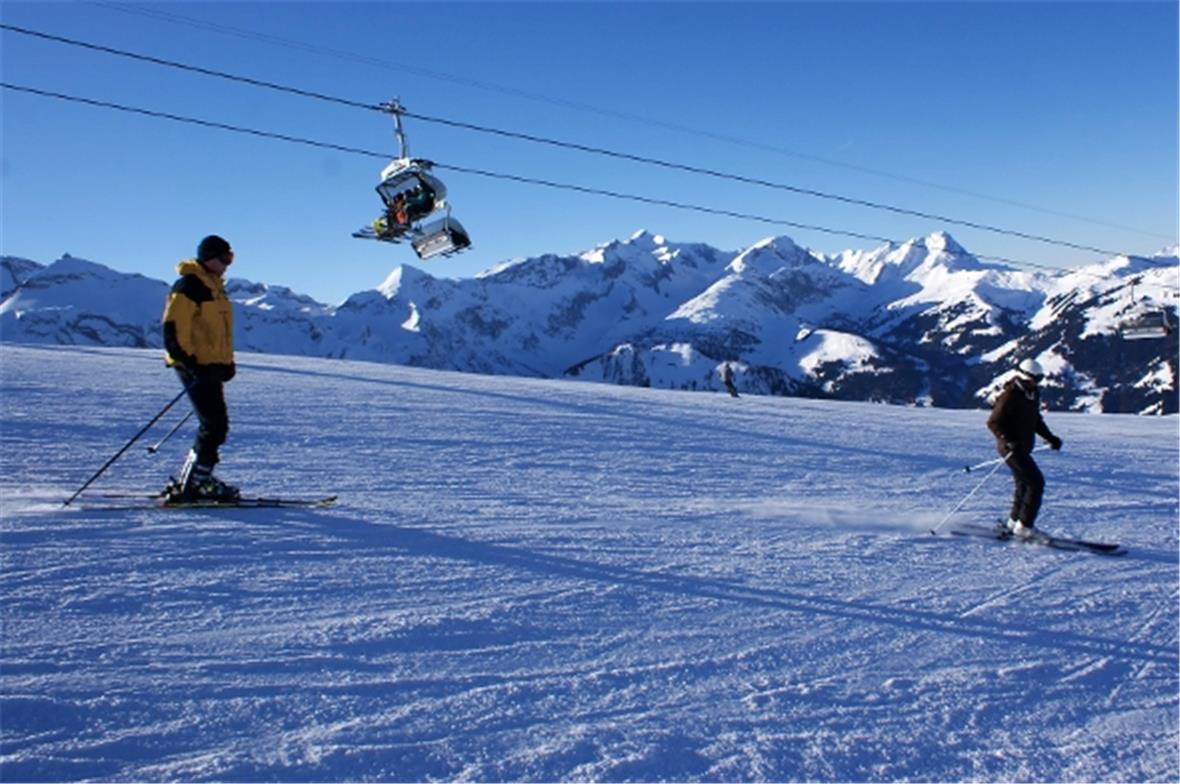 Metsch: Überwältigende Aussicht auf das Wildstrubel- und Wildhornmassiv