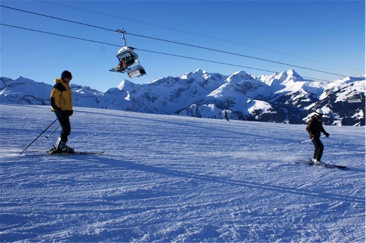 Metsch: Überwältigende Aussicht auf das Wildstrubel- und Wildhornmassiv
