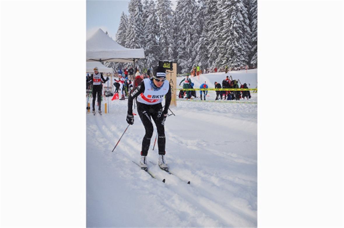 Mit Doppelstockstössen beschleunigt Sie auf den ersten Metern.