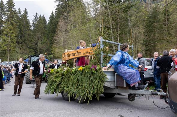 Mit beim Umzug dabei: Der Jodlerklub Wimmis, der im nächsten Jahr den Jodlertag organisieren wird.
