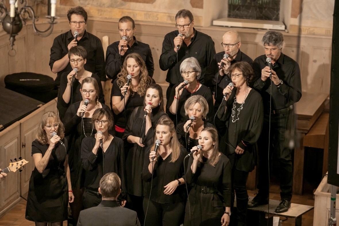 Mit dem Gospelchor Oberwil kamen viele Emotionen rüber.
