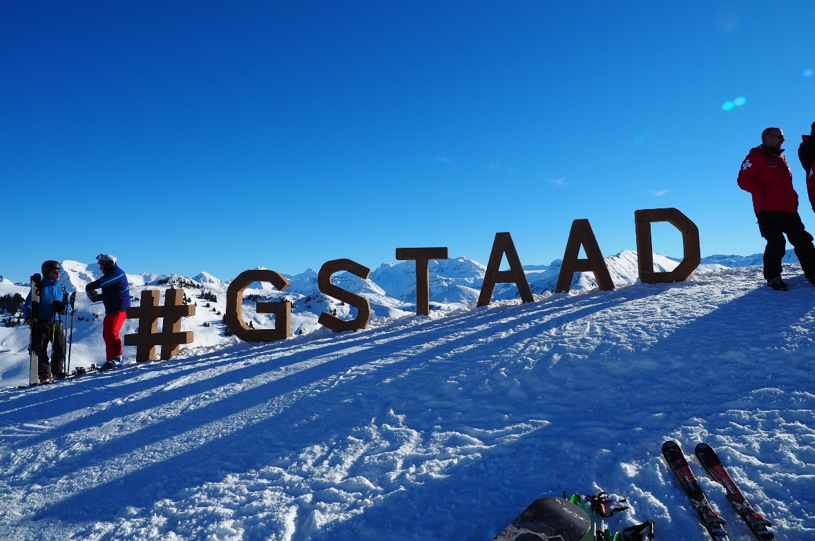 Mit dem Hashtag #GSTAAD wirbt die Destination in den Sozialen Medien. Das Skigeb...
