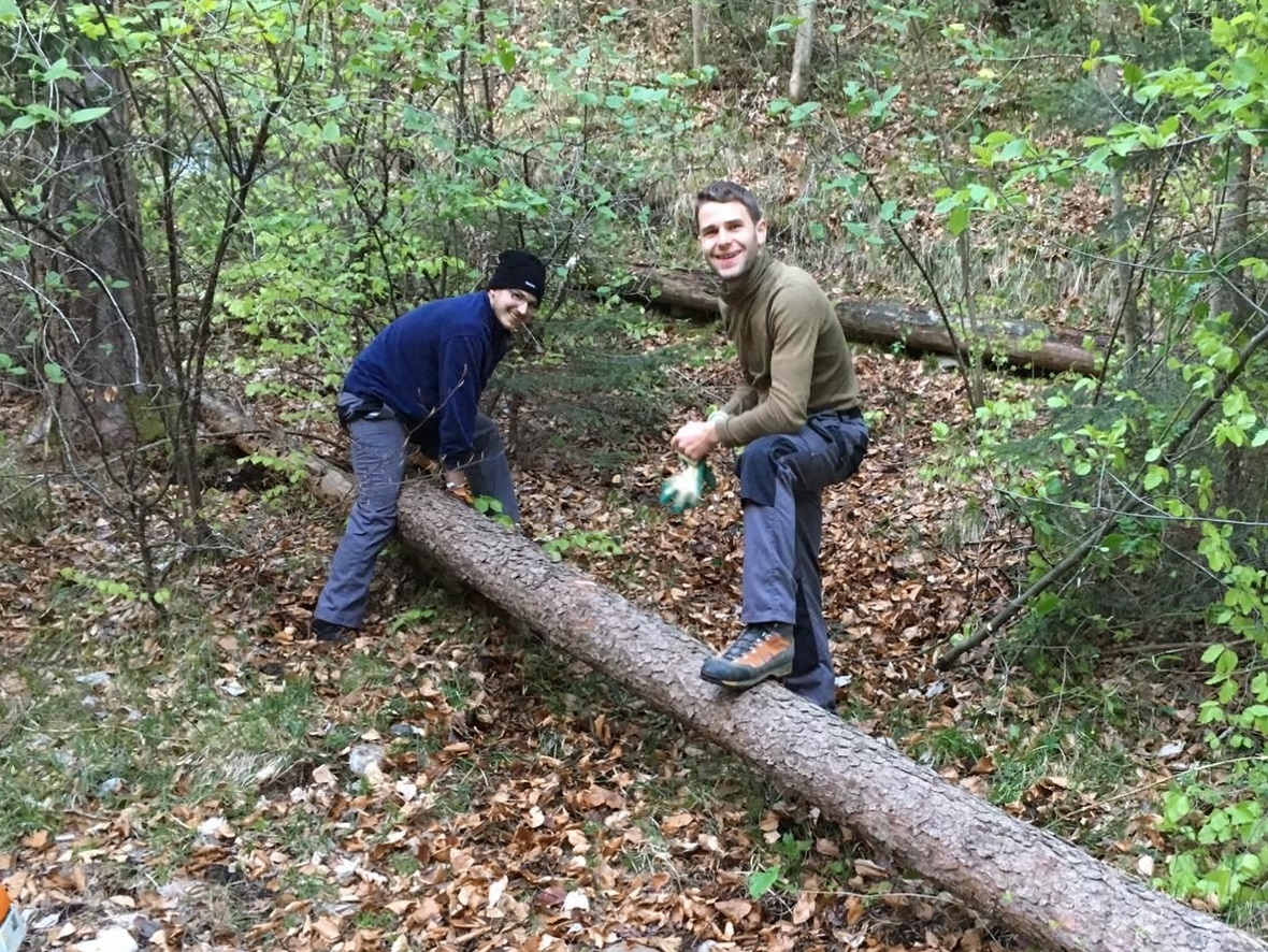 Mit einem Lachen geht es leichter: Dominik Mani (links) und Matthias Hofmann.