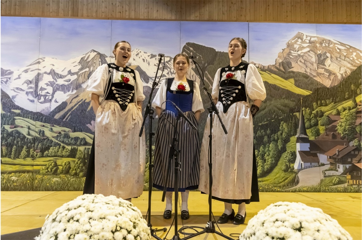 Mit ihrer natürlichen Ausstrahlung, musikalischen Feinfühligkeit und der spürbar...