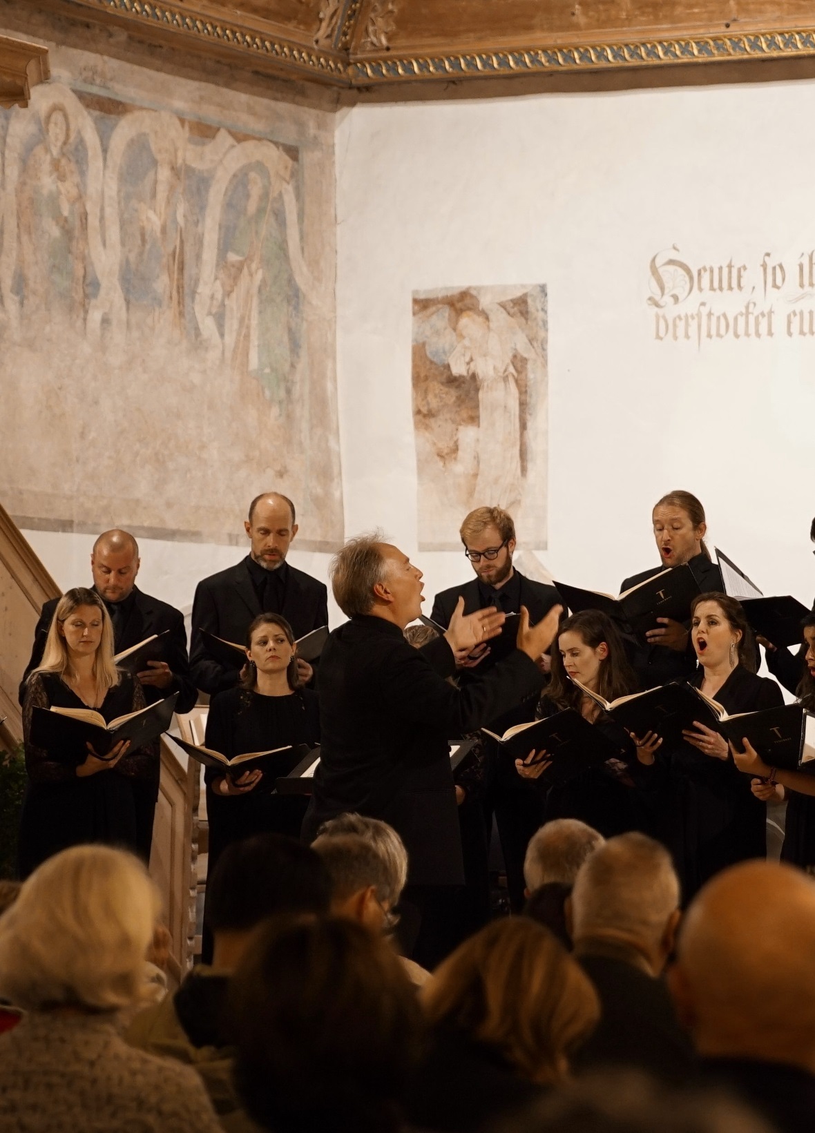 Mit verschiedenen Klängen führten sie die Zuhörerschaft durch musikalische Lands...