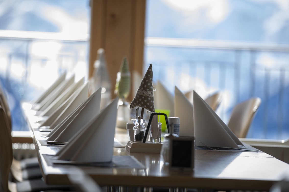 Mit viel Liebe zum Detail, waren die Tische am Sonntag  gedeckt.