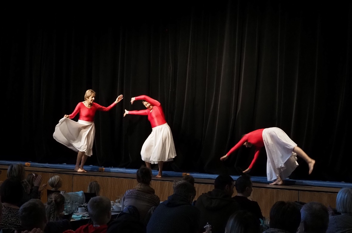Modenschau: Der Turn- und Sportverein Lenk (vorher Damen-Turnverein) war immer t...
