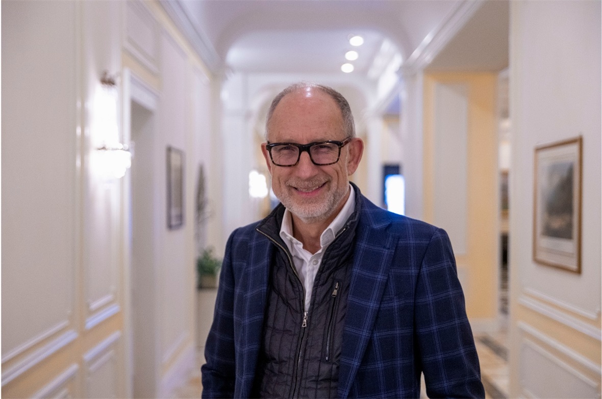 Moderator Reto Brennwald leitete die Podiumsdiskussion.