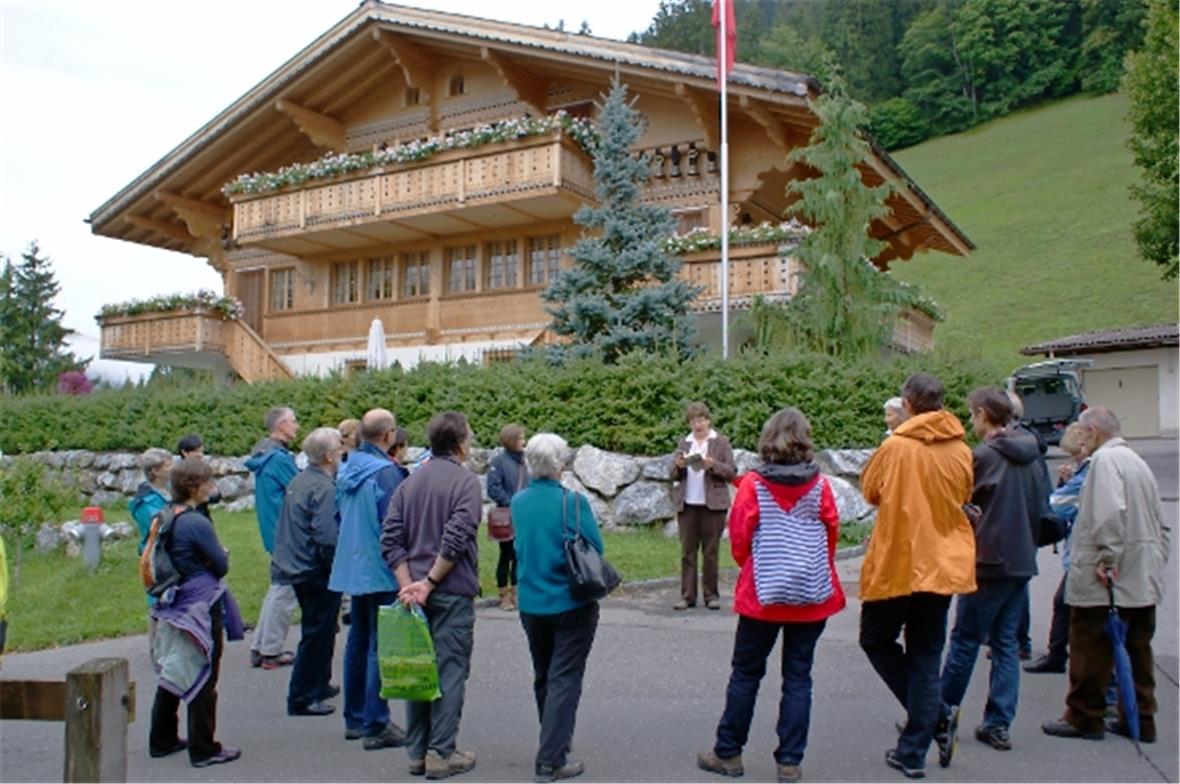 Myrtha Haldi liest Walter Eschlers Geschichten in akzentfreiem Mannrieder Dialekt.