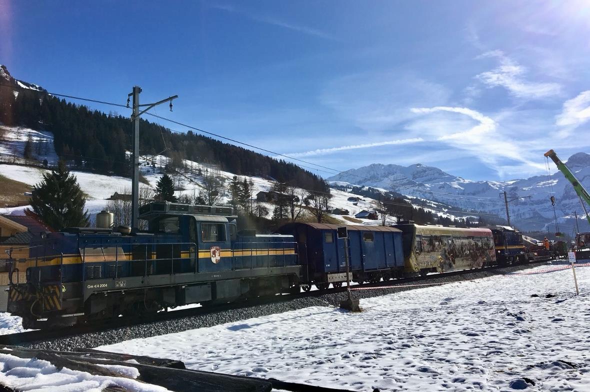 Nach 34 Tagen Seitenlage wurde der Steuerwagen des «Bärenzuges» nach seiner Berg...