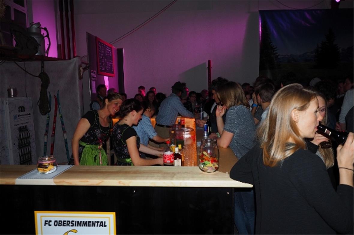Nach dem Galaabend trafen sich die Langläufer an der Bar…