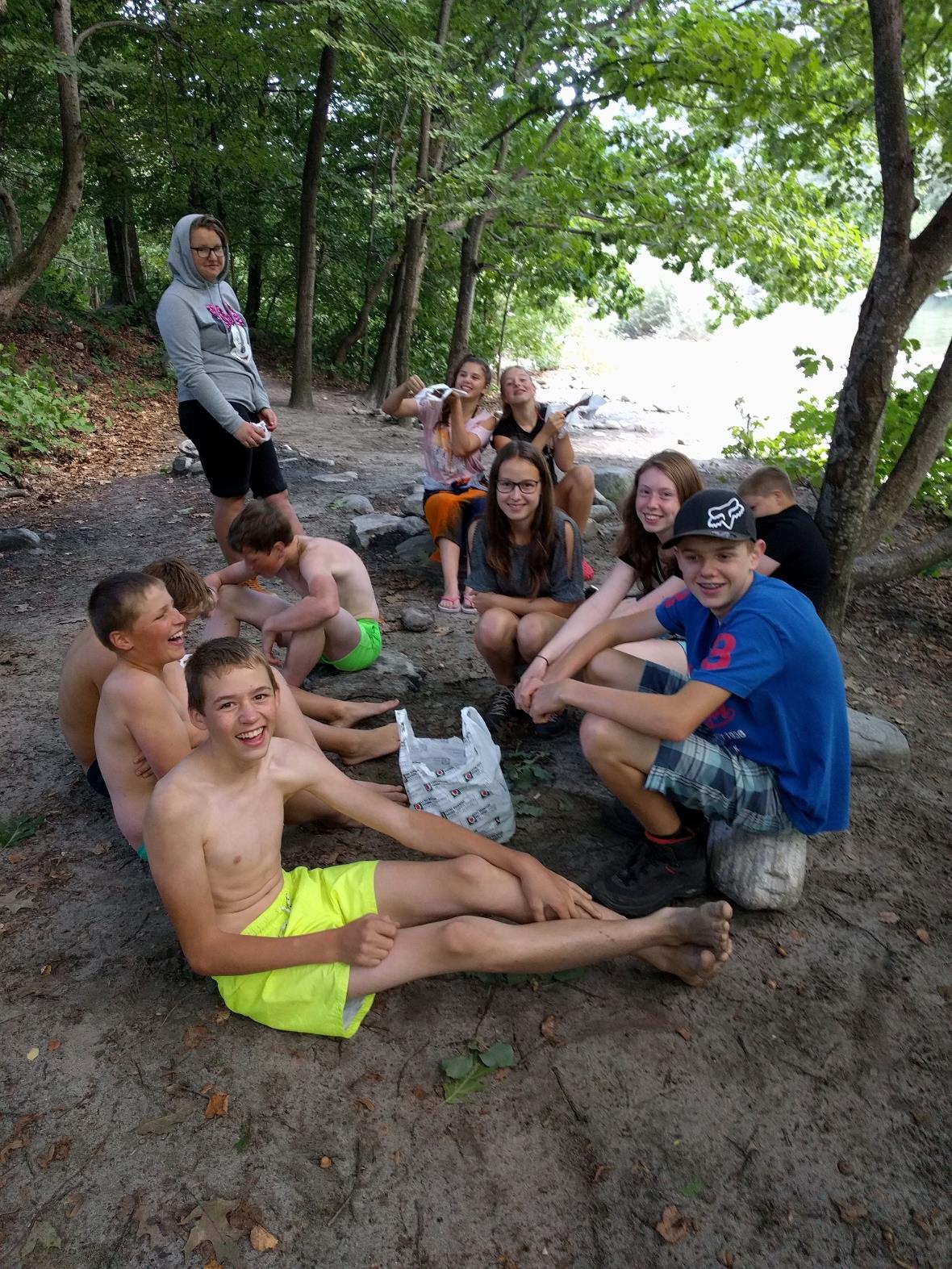 Nach dem Zvieri an der Maggia.