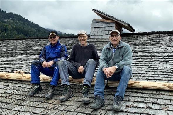 Nach der Arbeit: Adrian Klossner, Hans-Peter Meyer (Vizepräsident Verein Freunde des Agensteinhauses) und Peter Olf (Präsident Stiftungsrat).