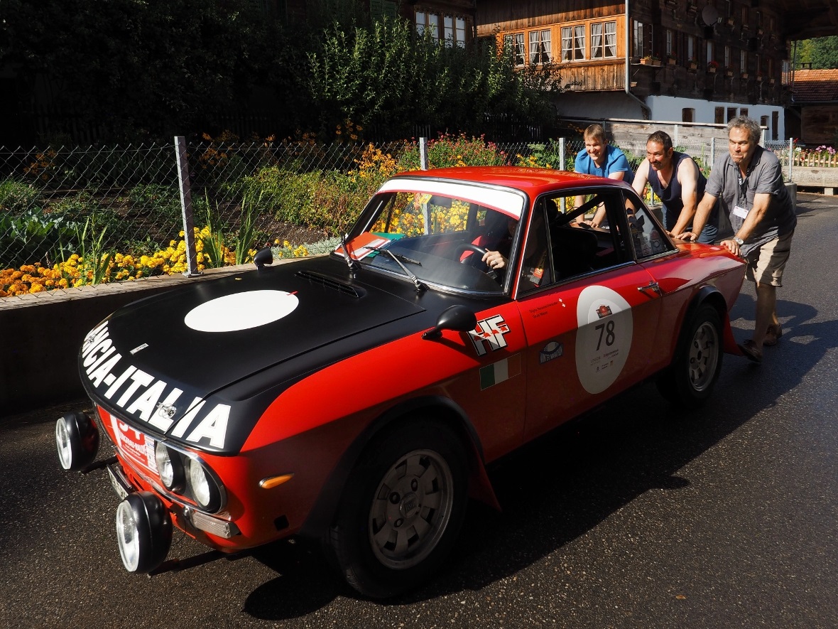 Nach einem Fotoshooting wollte der Motor des Lancia Fulvia in Oberwil nicht mehr...
