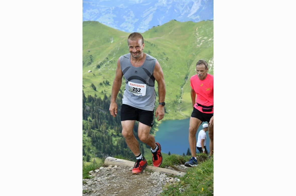 Nationalrat Andreas Gafner auf dem Weg zum Stockhorn-Gipfel