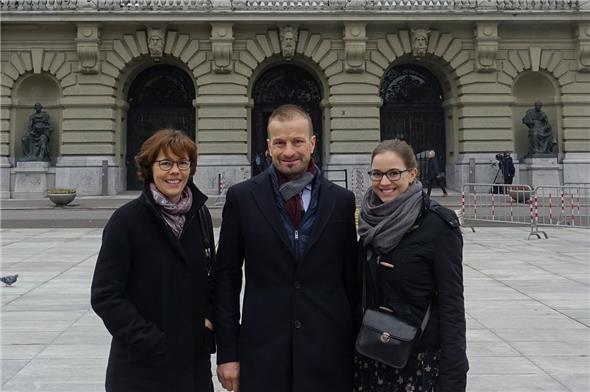 Nationalrat Andy Gafner wurde von Ehefrau Käthi und Tochter Carina begleitet.