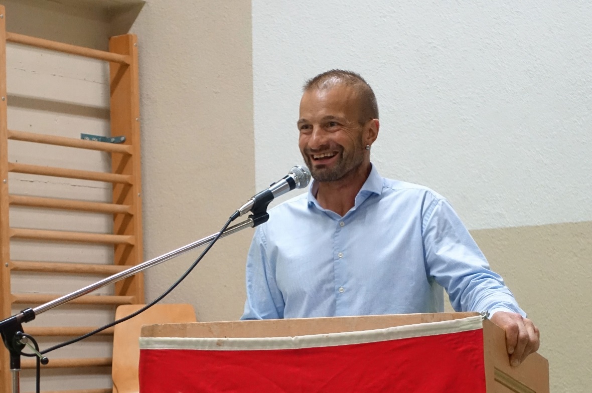 Nationalrat Andy Gafner zeigte sich an der Wahlfeier in seiner Heimatgemeinde Ob...