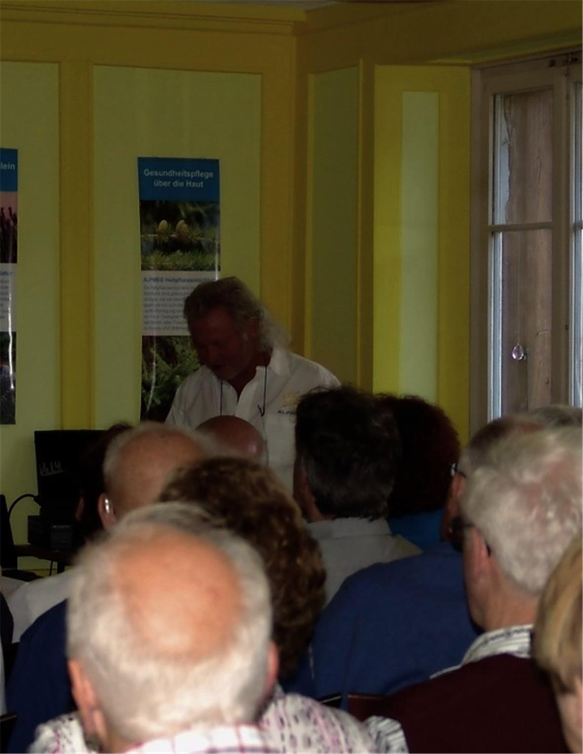 Naturheilpraktiker und Geschäftsführer Urs Reusser informierte über Alpmed.