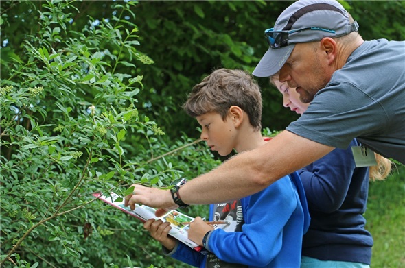 Naturpark-Exkursionsleiter Patrick Kilchenmann hilft.