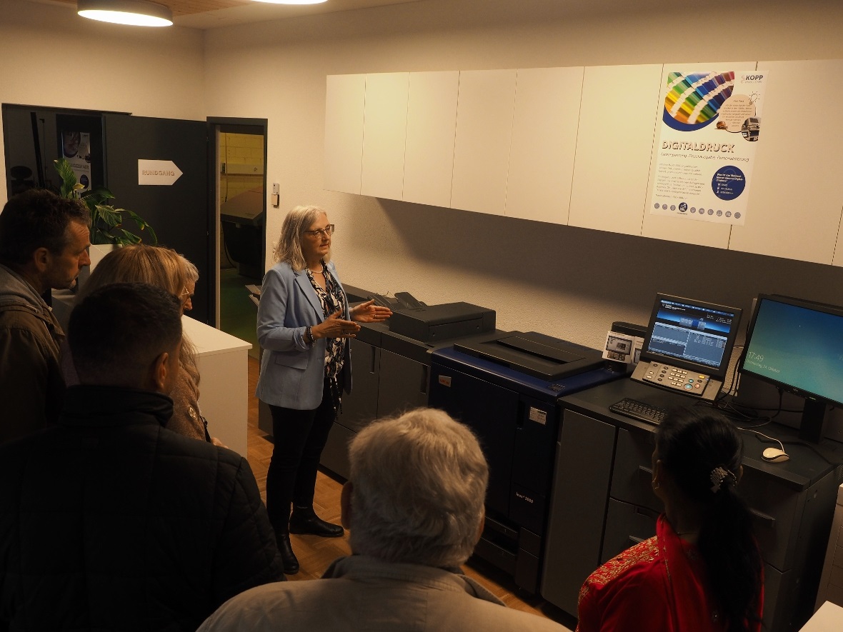 Nebst dem klassischen Offsetdruck werden kleinere Auflagen und personalisierte D...