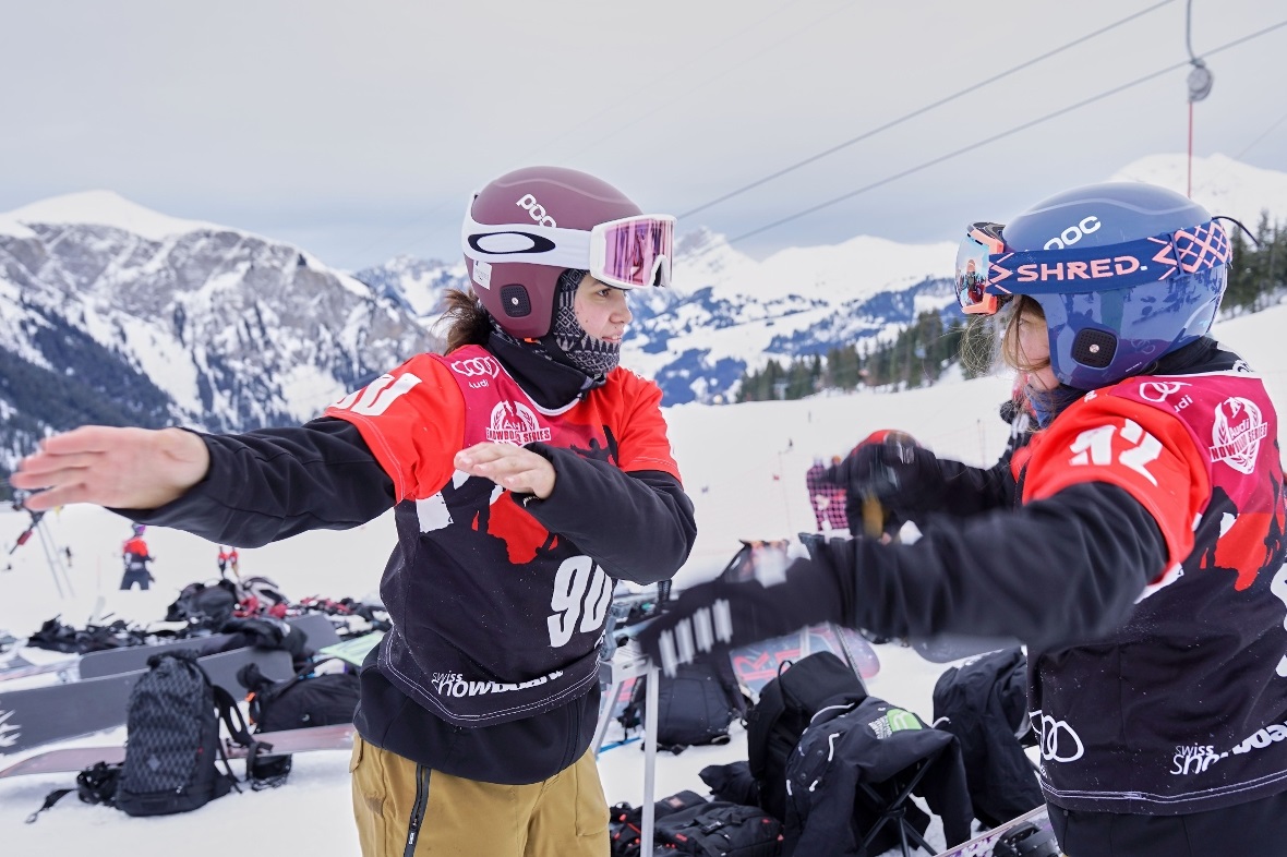 Nervosität vor dem Start wurde auch mit Aufwärmübungen bekämpft... Hier Rosa Col...