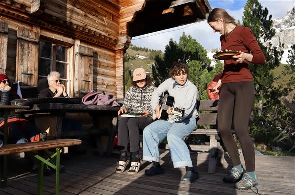Nicht nur Speis und Trank: An der Fromatt-Hütte wurde auch musiziert.