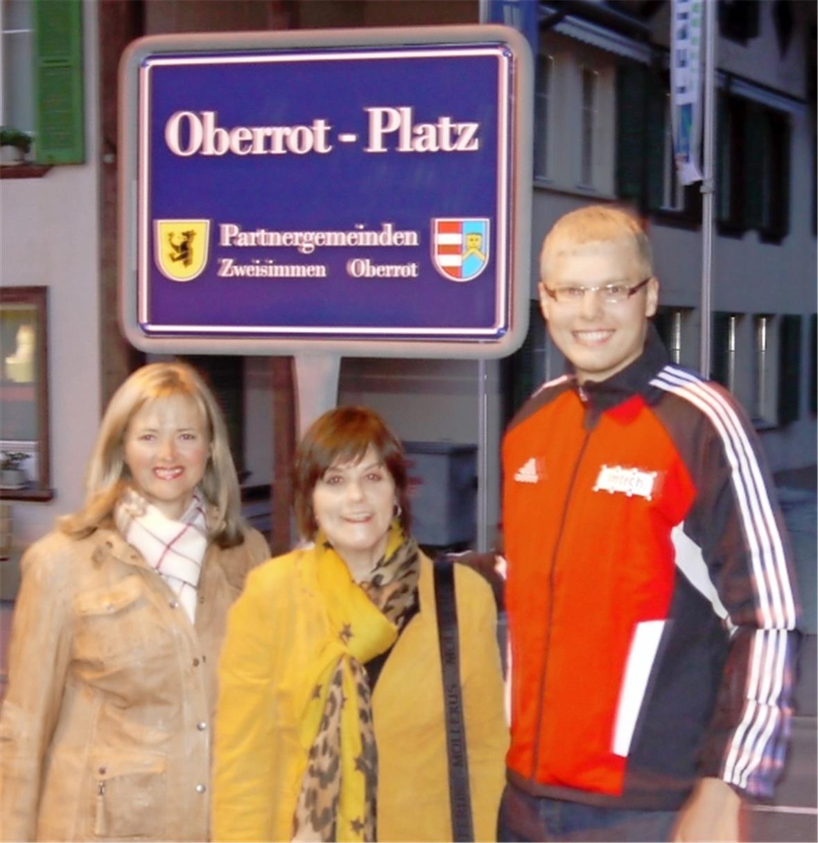 Nicht zu übersehen: Der neue Bürgermeister Daniel Bullinger (rechts), mit Anne Speiser und Christiane Griessen.