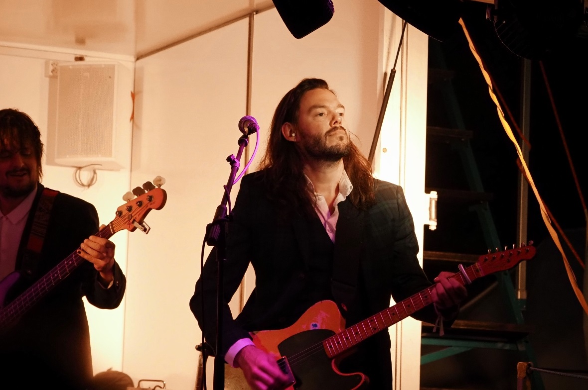 Nicole Bernegger am "Live At The Falls" by Mittsommerfestival.