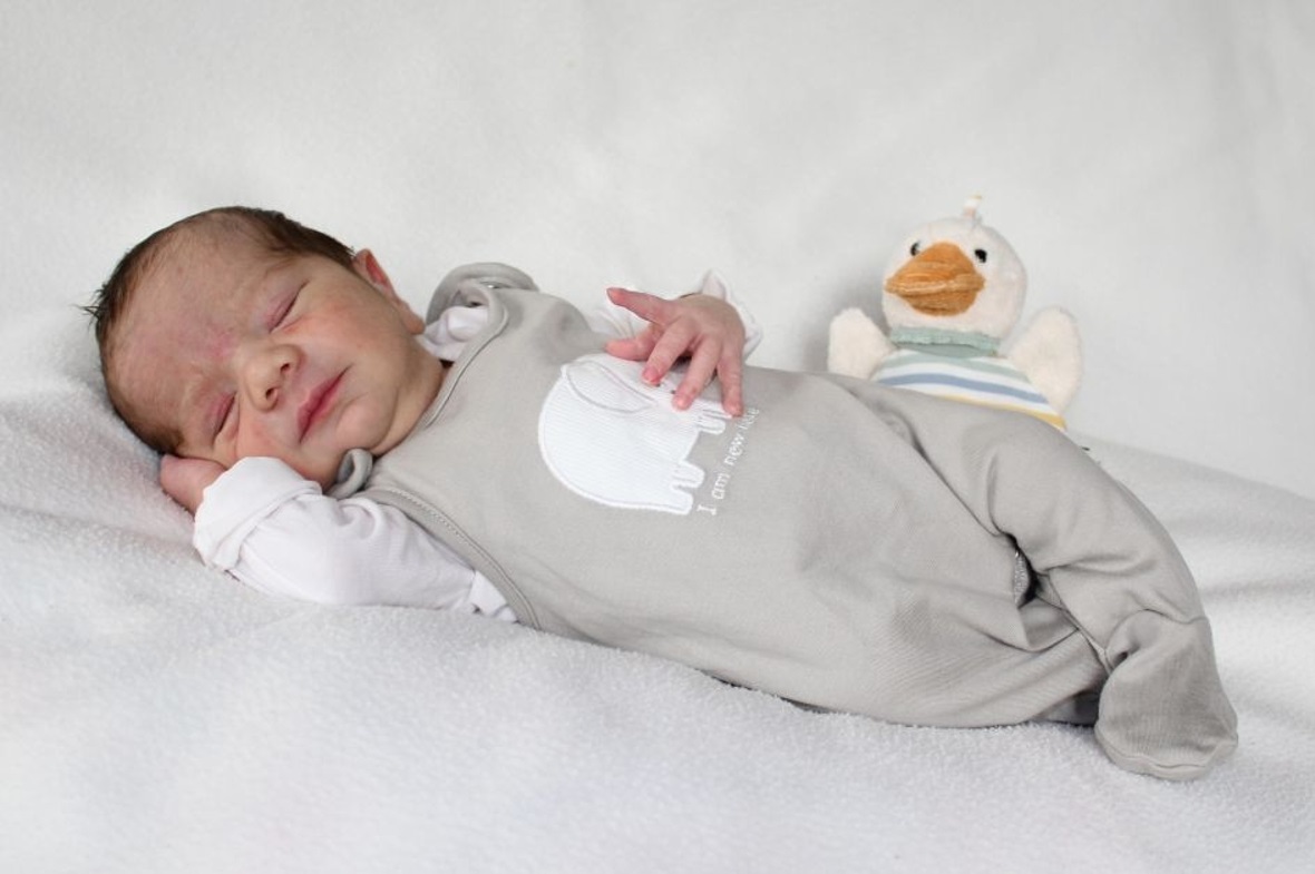 Noe kam am 27. Juni 2024 als 400. Kind im Geburtshaus Maternité Alpine zur Welt.