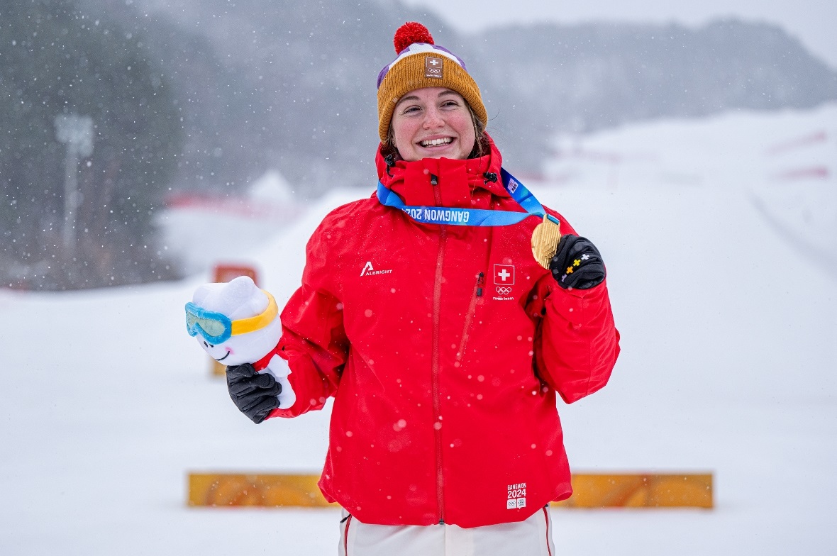 Noémie Wiedmer bei der Siegerehrung. 