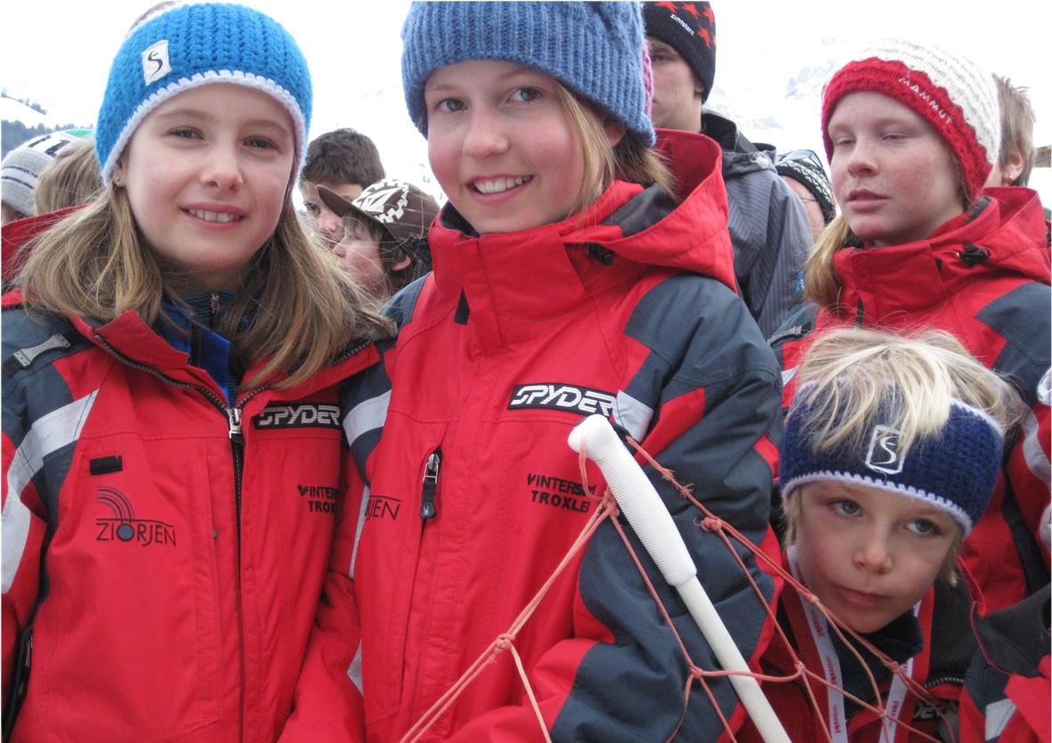 Nora Schweizer, Sonja Lauber, Oliver Schweizer und Kim Aegerter – vier der sechs Lenker JOler die am Final des Grand Prix Migros teilgenommen haben.