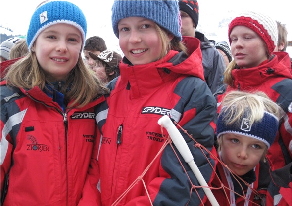 Nora Schweizer, Sonja Lauber, Oliver Schweizer und Kim Aegerter – vier der sechs Lenker JOler die am Final des Grand Prix Migros teilgenommen haben.