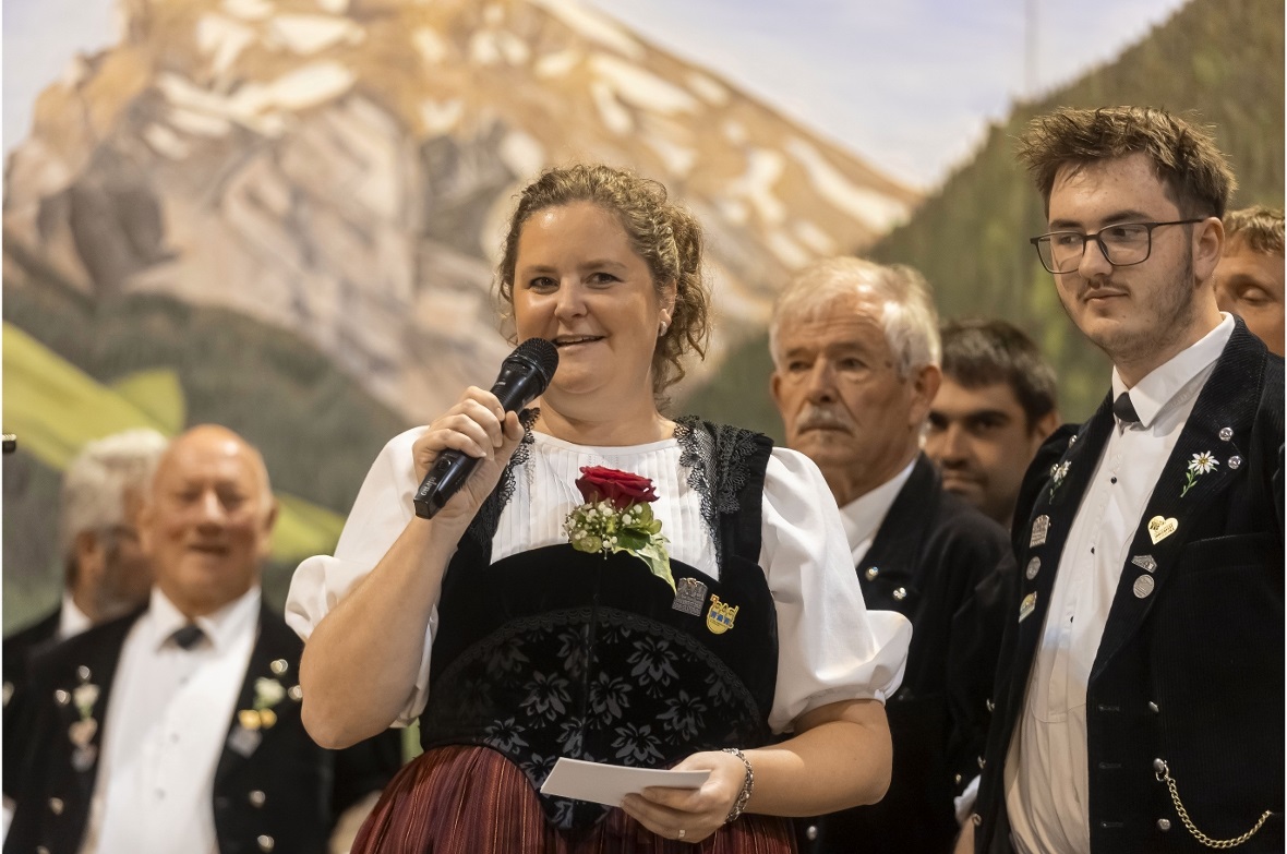 OK-Präsidentin Flurina Welten eröffnete den Abend mit einer herzlichen Begrüssun...