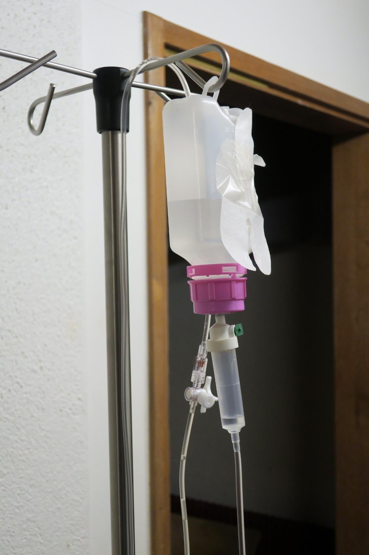 Ob die Infusion wirklich nur Requisite ist?