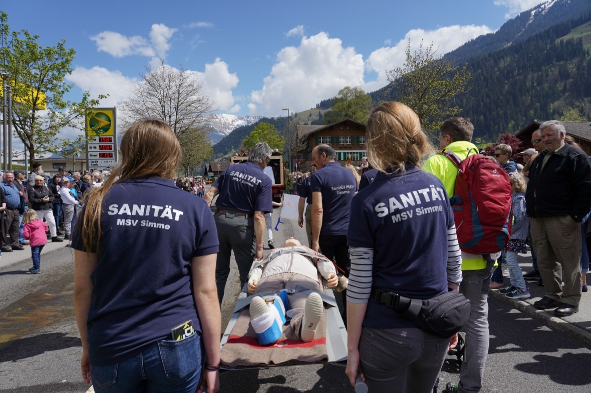 Ob die Puppe wegen der Benzinpreise zum Fall für die Sanität wurde?