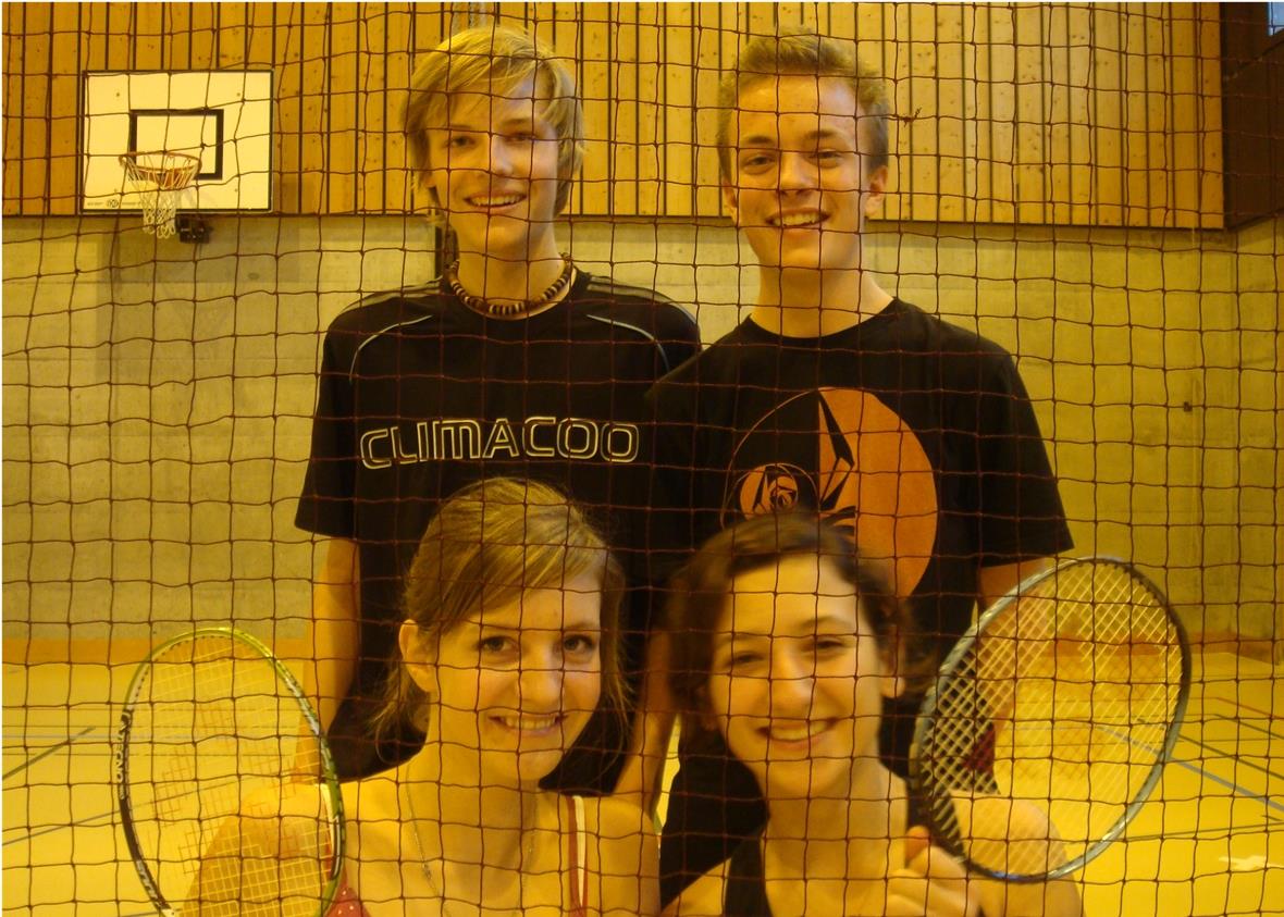 Oben: Niklas Kochsiek, Sami Wyssen, unten: Nicole Matti, Lisa Kurt