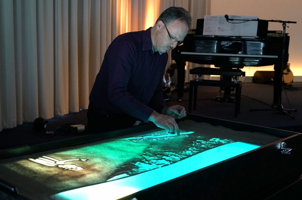 Oft werden biblische Texte zur Performance gestaltet.