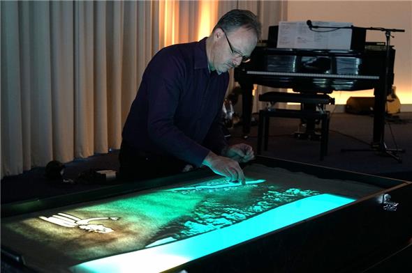 Oft werden biblische Texte zur Performance gestaltet.