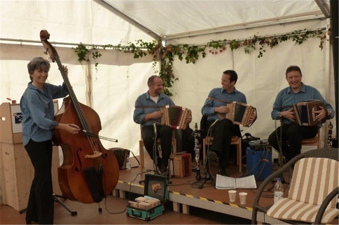«Ohalätz» rund um den gebürtigen Lenker Stefan Schwarz in Aktion.