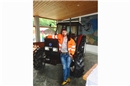 Oliver Beetschen und sein frischrestaurierter FIAT-Tracktor.