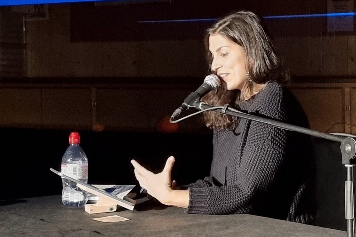 Olivia El Sayed faszinierte mit der Spoken Word Vorstellung «flowery wordis».