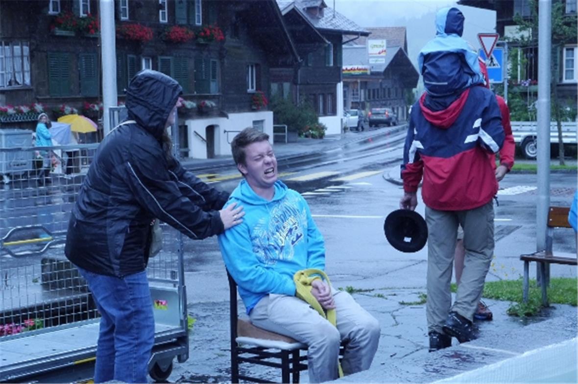 «Packt an und lasst seinen corpus posteriorum auf diesen nassen Schwamm fallen, ...