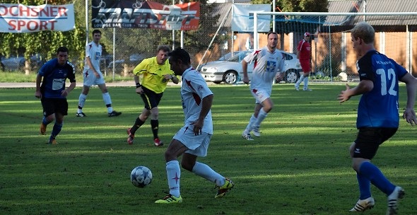 Papa Blum in Ballbesitz. FC EDO gratuliert Peter Blum und der Familie und wünscht alles Gute für die Zukunft mit der frisch geborenen Tochter.
