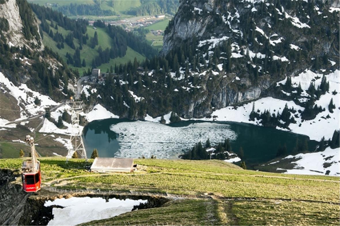 Passend zum Sommer-Info Anlass der Touristiker zeigt sich der Frühling zaghaft, auch im Gebiet des Hinterstockensees.