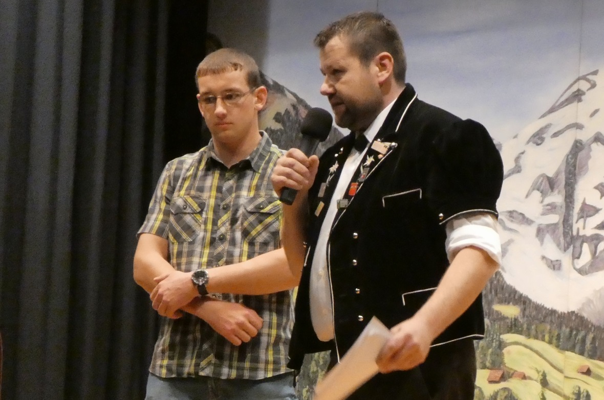 Peter Beer wurde von Res Regez für seinen sehr guten Lehrabschluss gelobt.