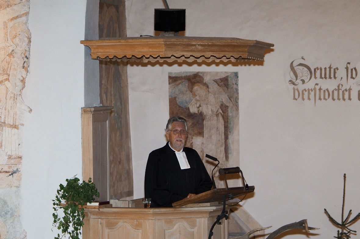 Pfarrer Günter O. Fassbender.